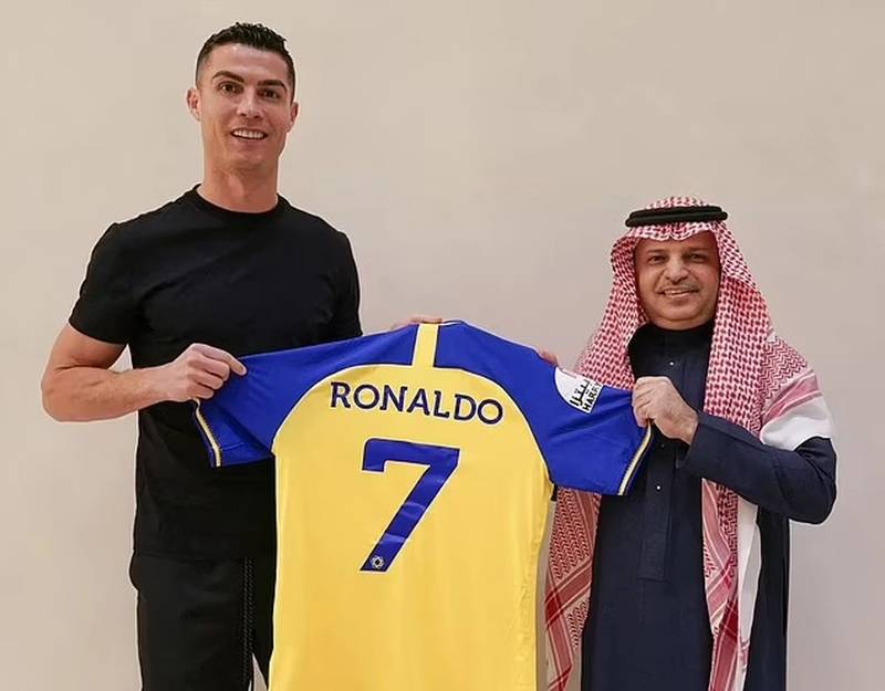 lương của ronaldo tính ra tiền việt